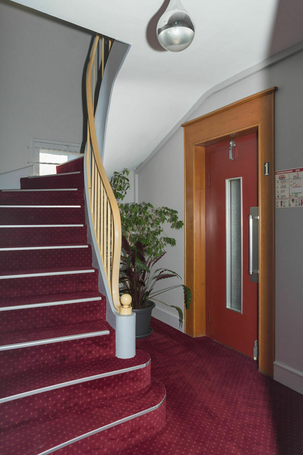 Brit Hotel Terminus Angouleme Exterior photo